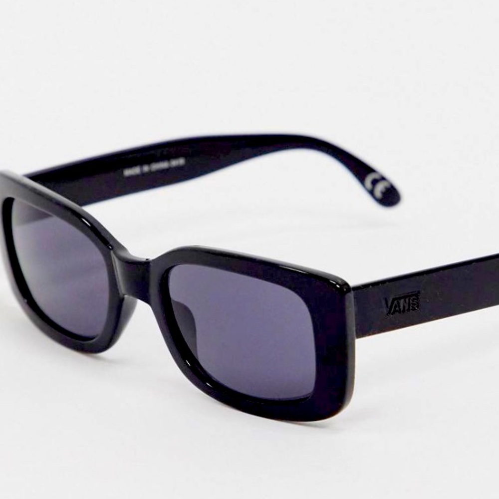 Vans Keech NWOT trendy sunglasses